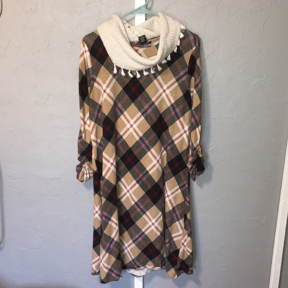 Robert Louis brand, cream, red, and white, size L